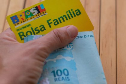 Em maio, o valor recebido pelos beneficiários do Bolsa Família deve ser reduzido em R$ 110