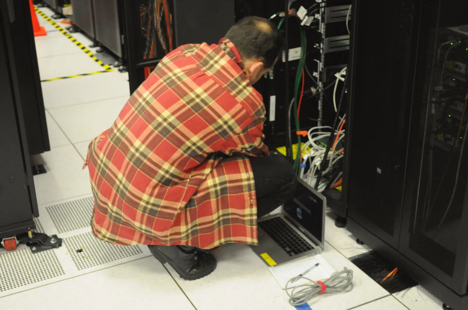 Profissoes que pagam bem sem faculdade no setor de tecnologia e marketing